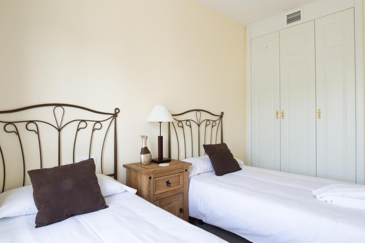 2261-Superb Apt On The Beach, On Duquesa Harbour Manilva Εξωτερικό φωτογραφία